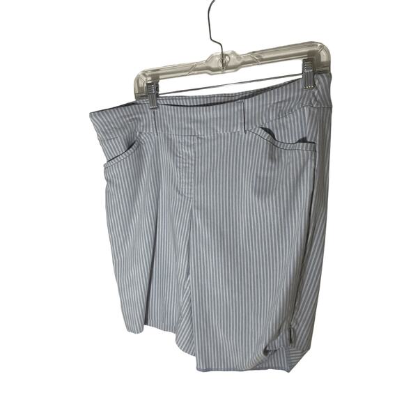 Hilary Radley Stretchy Nautical Sailor Chic Modest Bermuda Capri Shorts SZ L - Picture 1 of 6